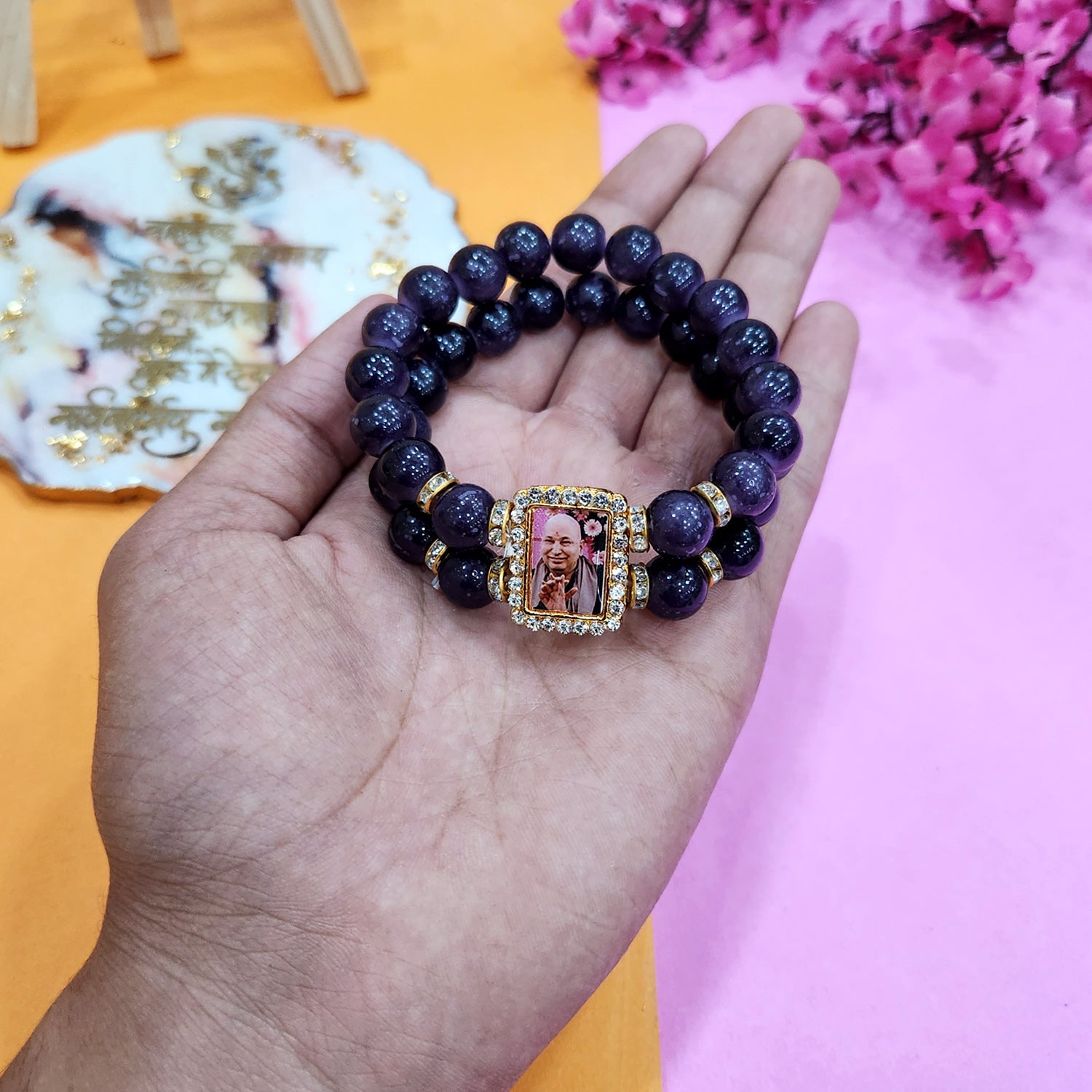 Amazon.com: SATVIK 2 Pc Jai Guruji Black Beads Bracelet Handmade Bracelets  Jai Chhatarpur Guruji Blessing Shukrana Satsang Jai Guru Ji Maharaj  Positive Vibes Wrist Band Bulk Indian Housewarming Return Gifts: Clothing,  Shoes